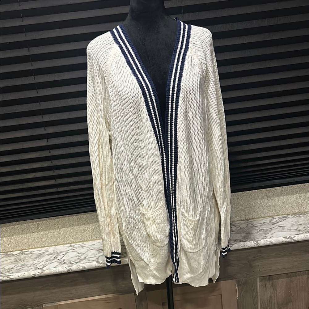 TROUVE Women’s White w Blue Trim Varsity LS Open‎ Front Dorset Cardigan Large